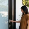 Có nên dùng khóa cửa thông minh lắp cho nhà ở hay không?